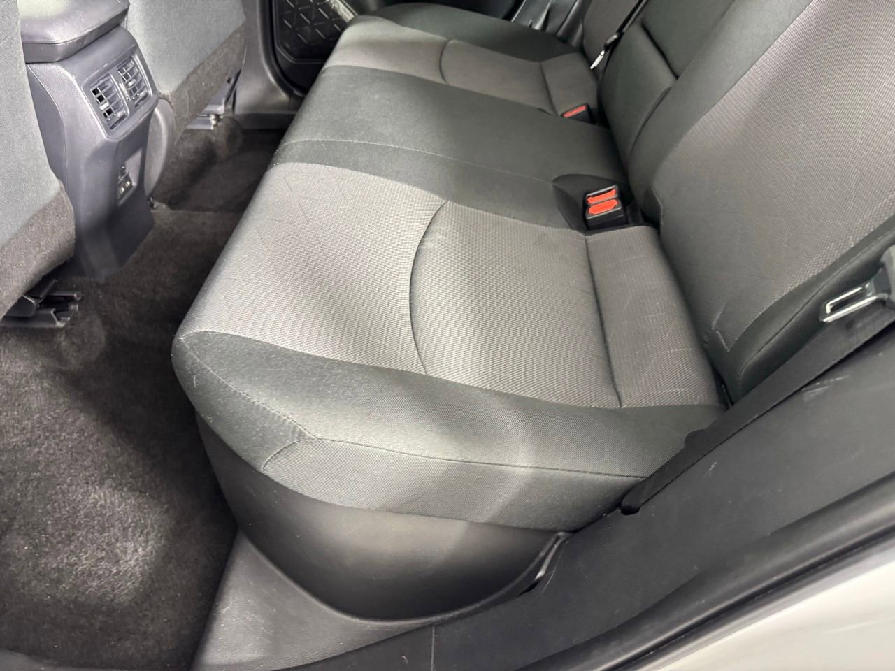 Used 2025 Toyota RAV4 XLE AWD/4WD image 25