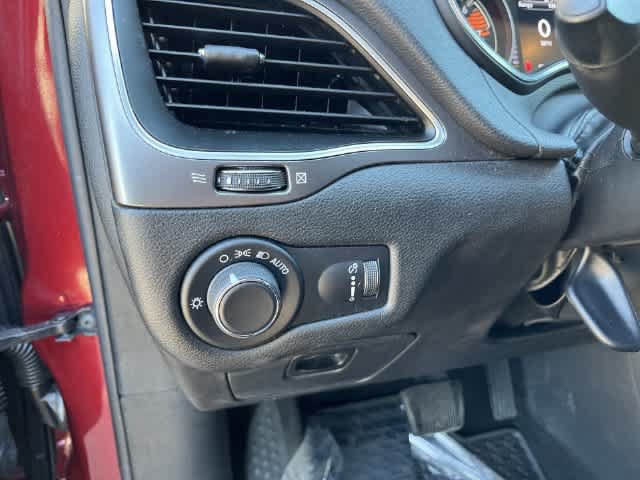 Used 2020 Jeep Cherokee Latitude FWD image 34