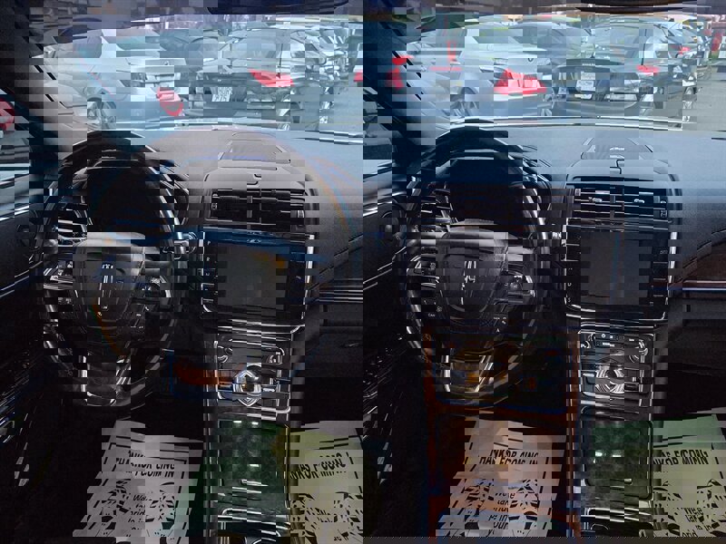 Used 2019 Lincoln Continental Select image 24