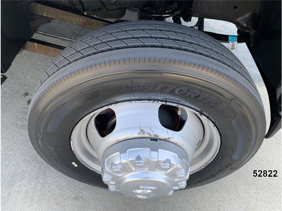 Used 2021 RAM 5500 Tradesman w/ Chrome Appearance Group RWD image 18