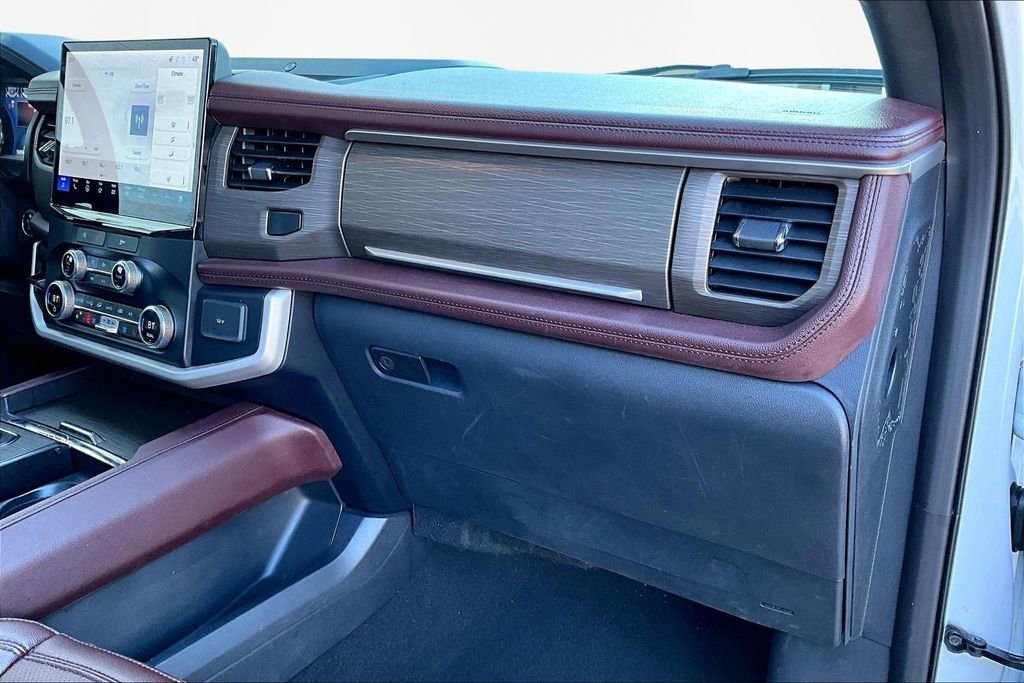 Used 2023 Ford Expedition Limited image 18