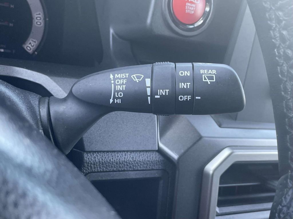 Used 2025 Toyota 4Runner TRD Off-Road AWD/4WD image 31