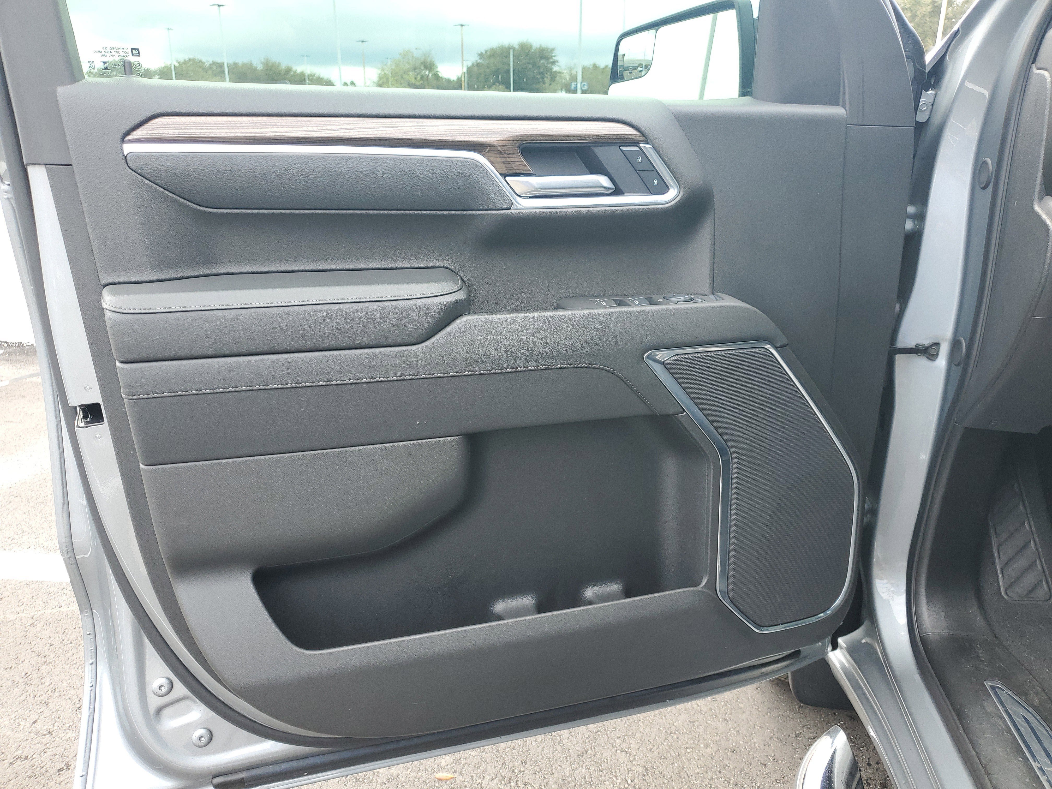 Used 2025 Chevrolet Silverado 1500 LT image 14