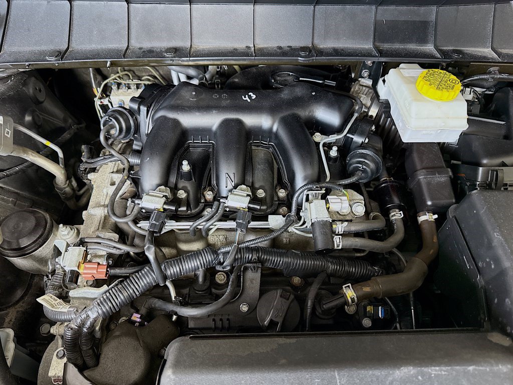 Used 2024 Nissan Pathfinder SV FWD image 38