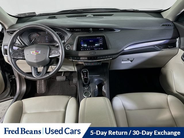 Used 2023 Cadillac XT4 Luxury w/ Cold Weather Package FWD image 25