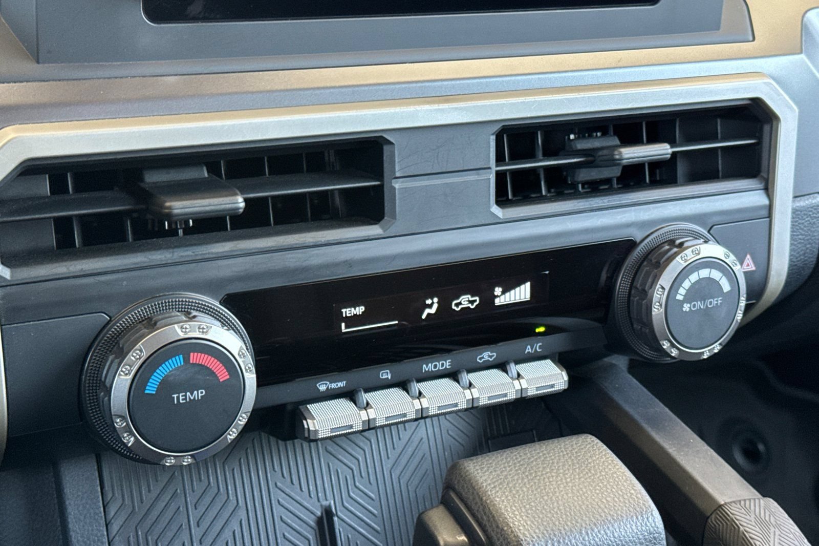 Certified 2024 Toyota Tacoma SR5 AWD/4WD image 25