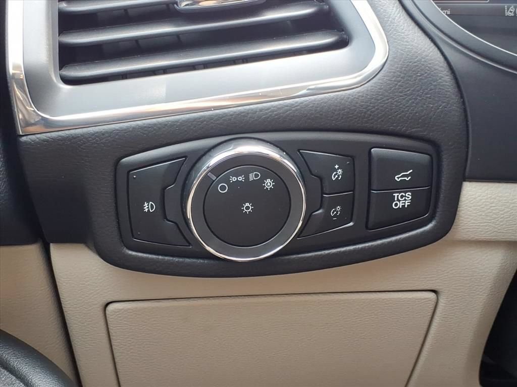 Used 2024 Ford Edge Titanium AWD/4WD image 17