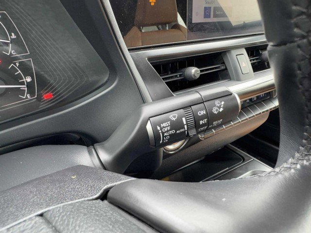 Used 2023 Lexus UX 250h FWD w/ Premium Package image 23