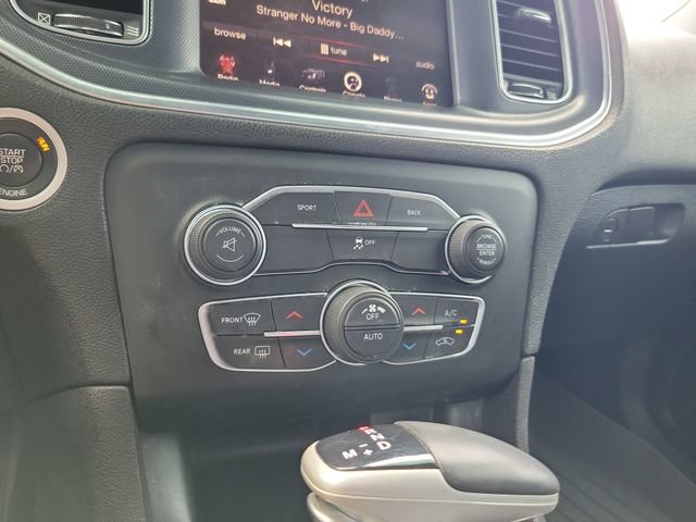 Used 2015 Dodge Charger SXT RWD image 22