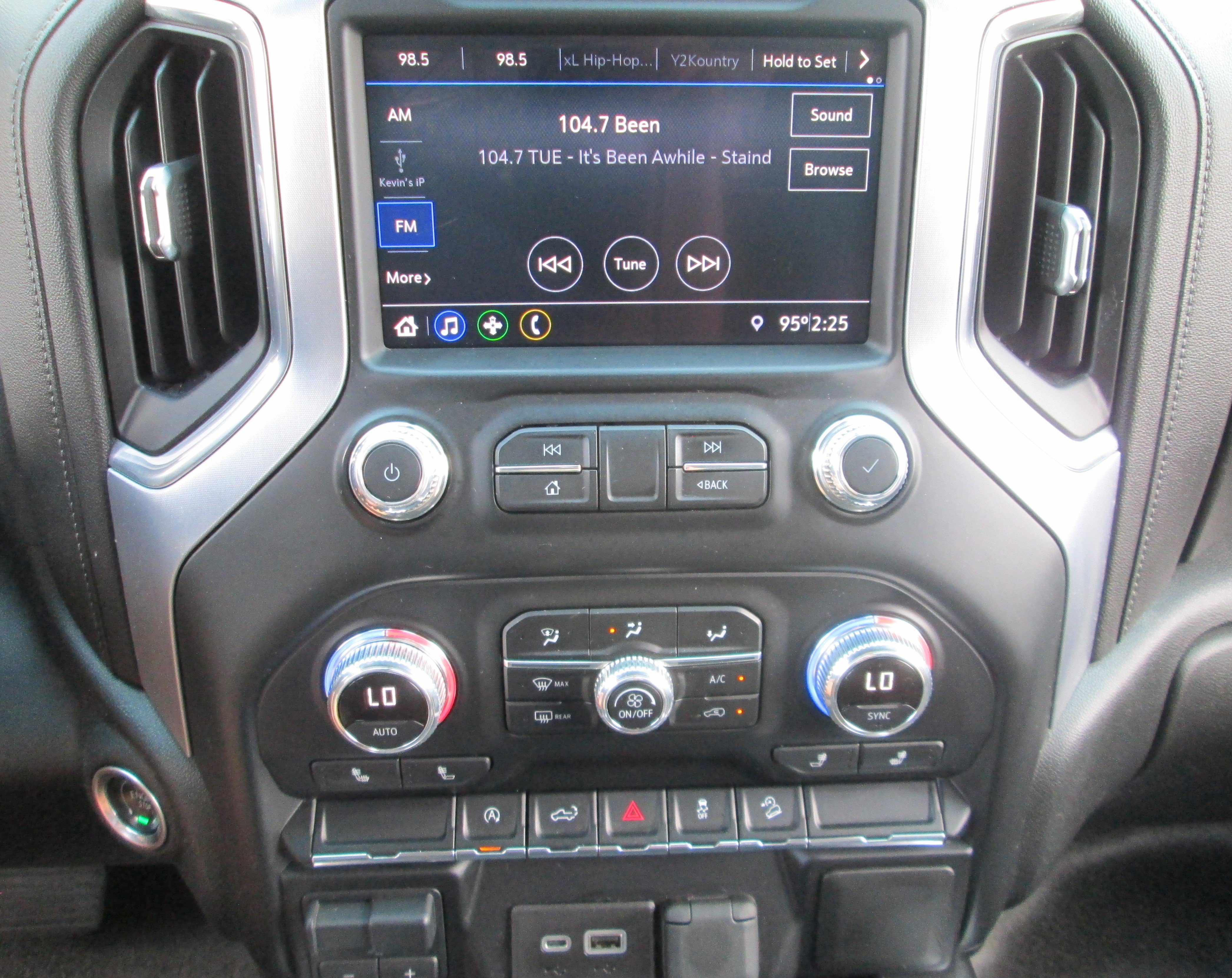 Used 2021 GMC Sierra 1500 Elevation w/ X31 Off-Road Package AWD/4WD image 16