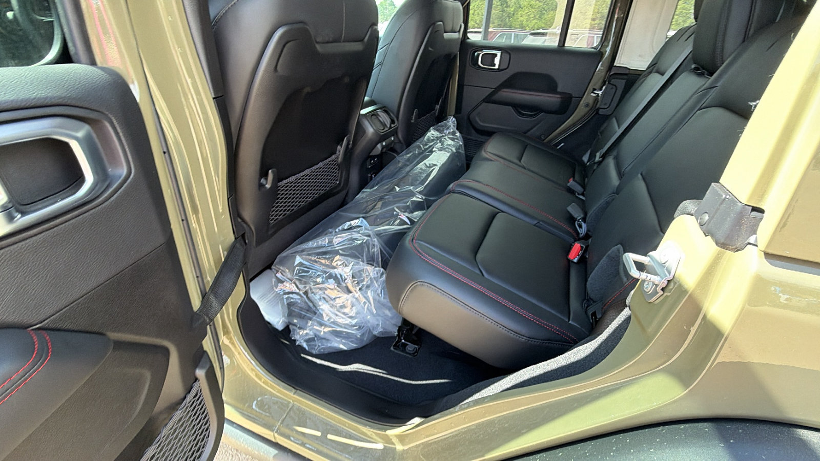 New 2026 Jeep Wrangler Unlimited Rubicon w/ Safety Group AWD/4WD image 19