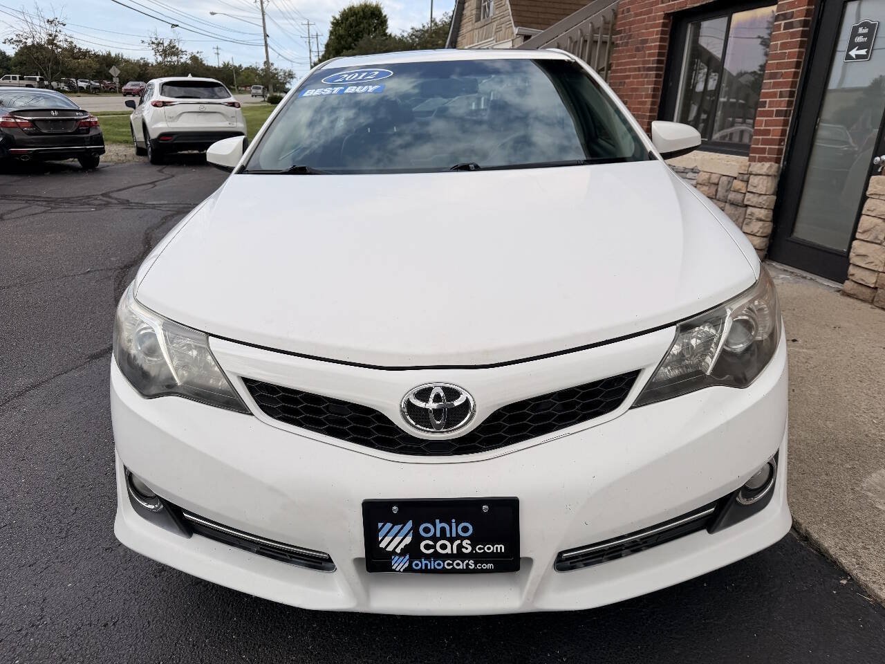 Used 2012 Toyota Camry SE w/ Leather Pkg FWD image 3