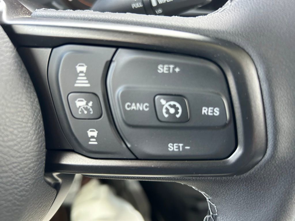 New 2026 Jeep Gladiator Sport AWD/4WD image 18