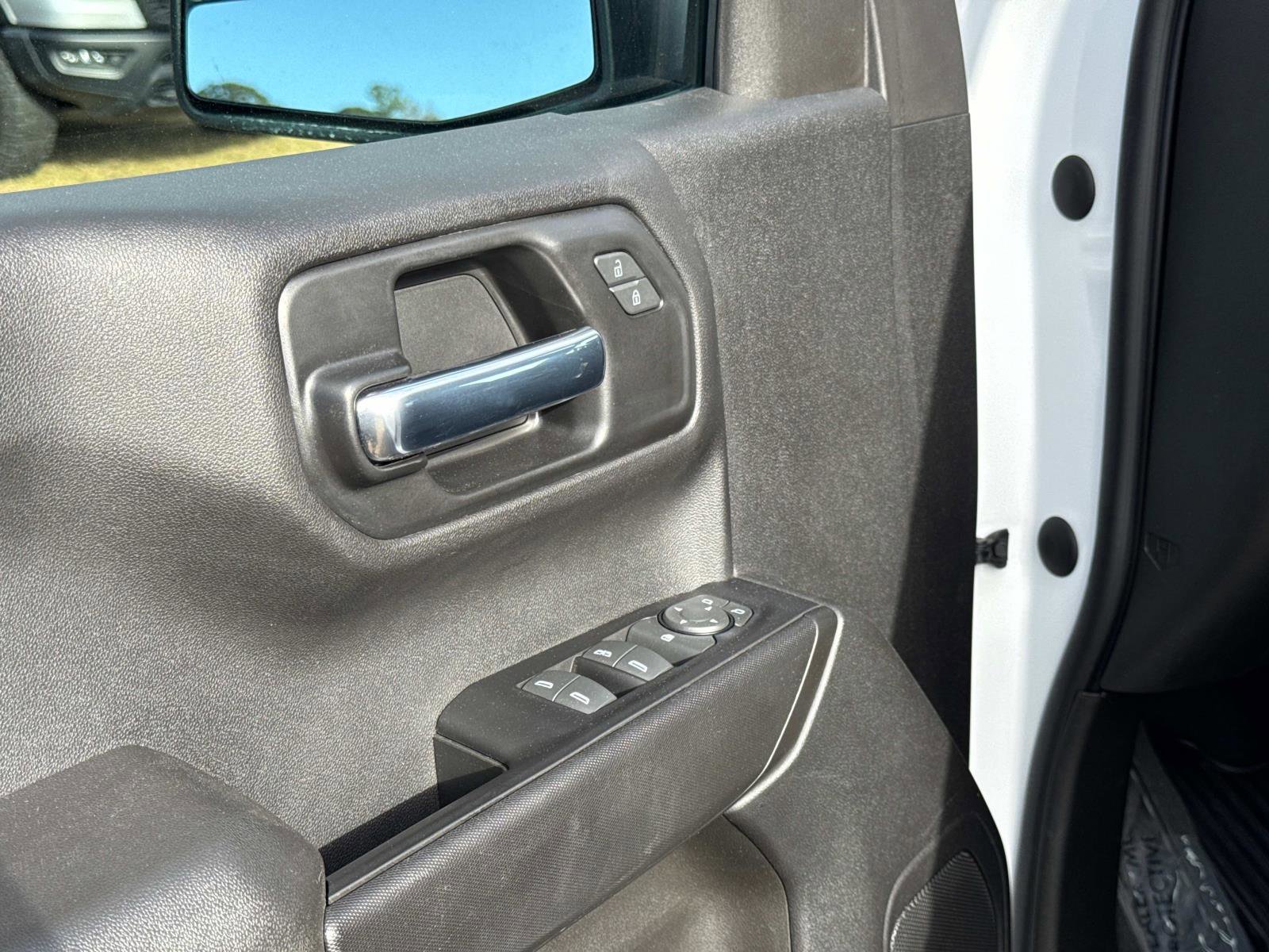 Used 2022 Chevrolet Silverado 1500 Custom image 18