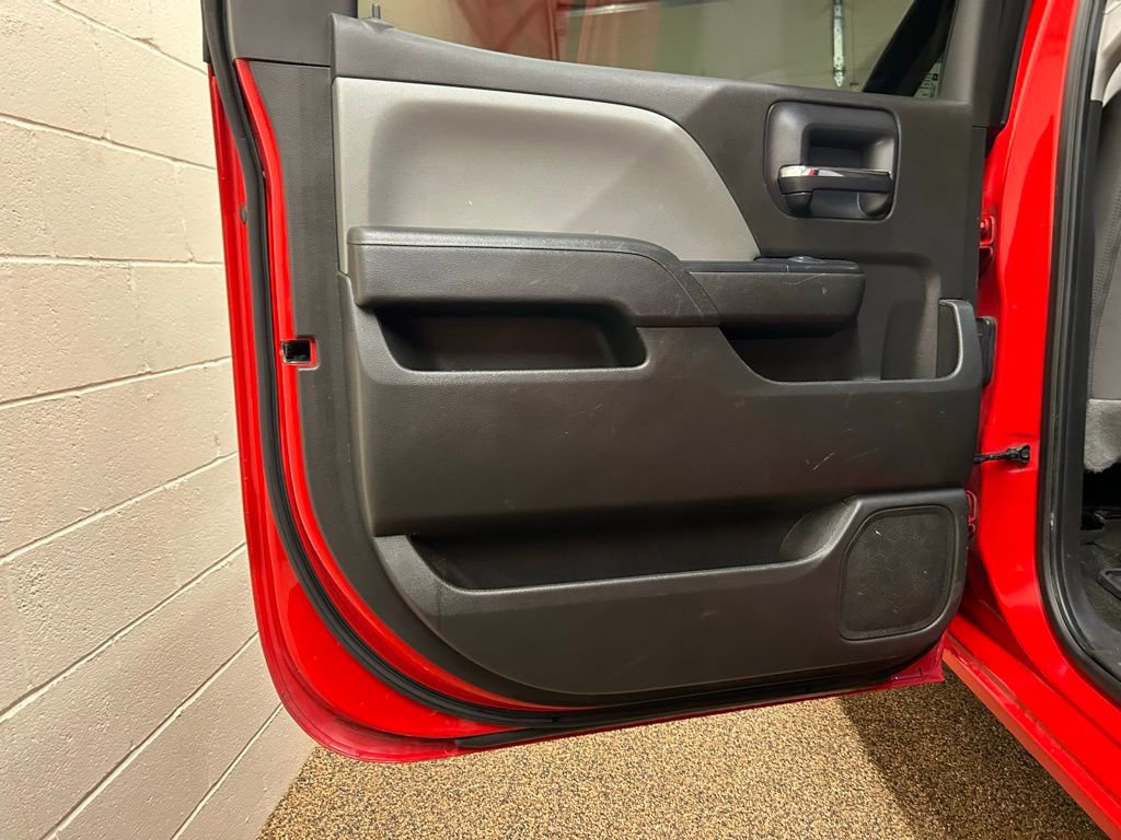 Used 2018 Chevrolet Silverado 1500 Custom w/ Custom Value Package AWD/4WD image 13