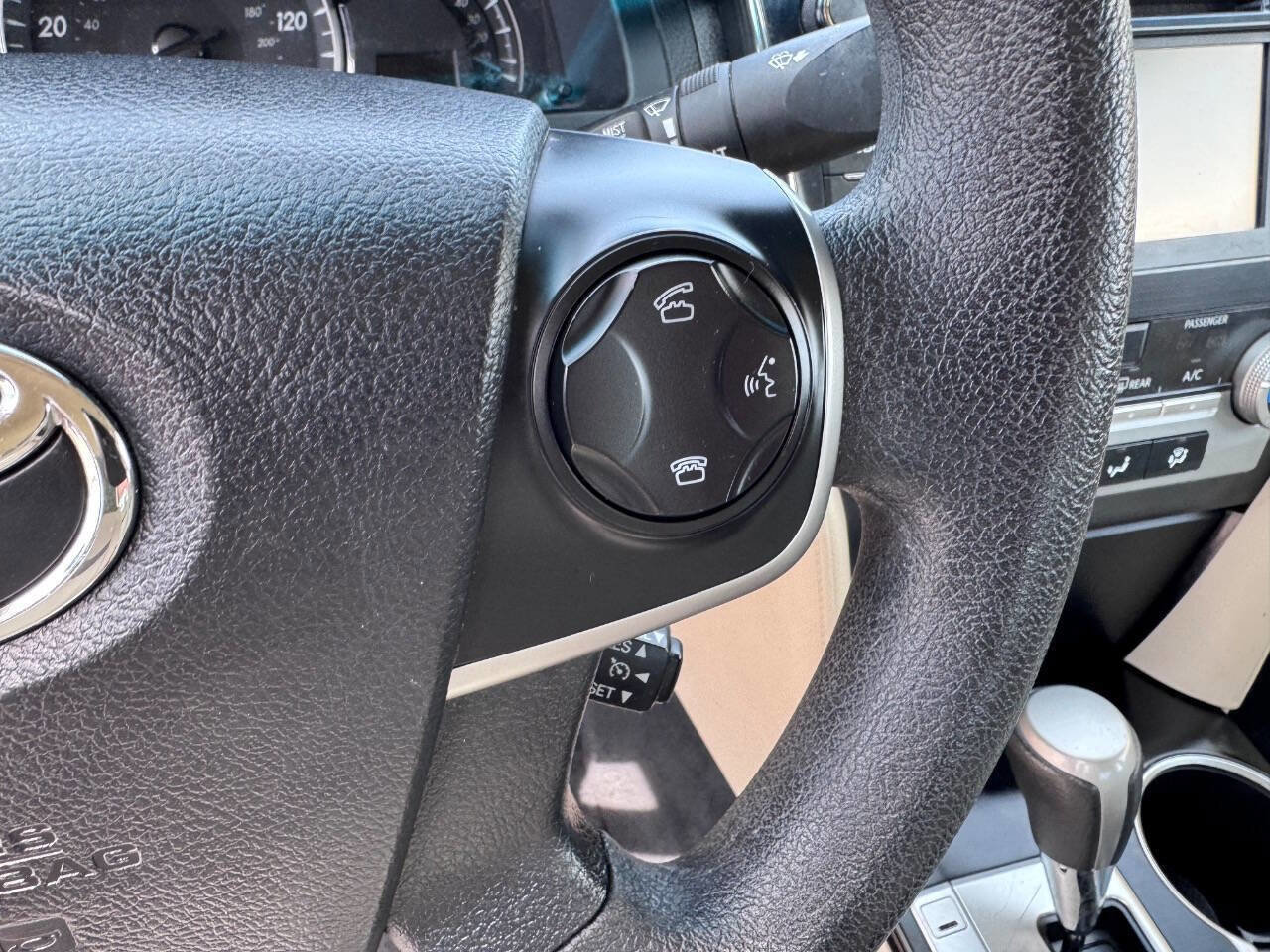 Used 2014 Toyota Camry LE image 17