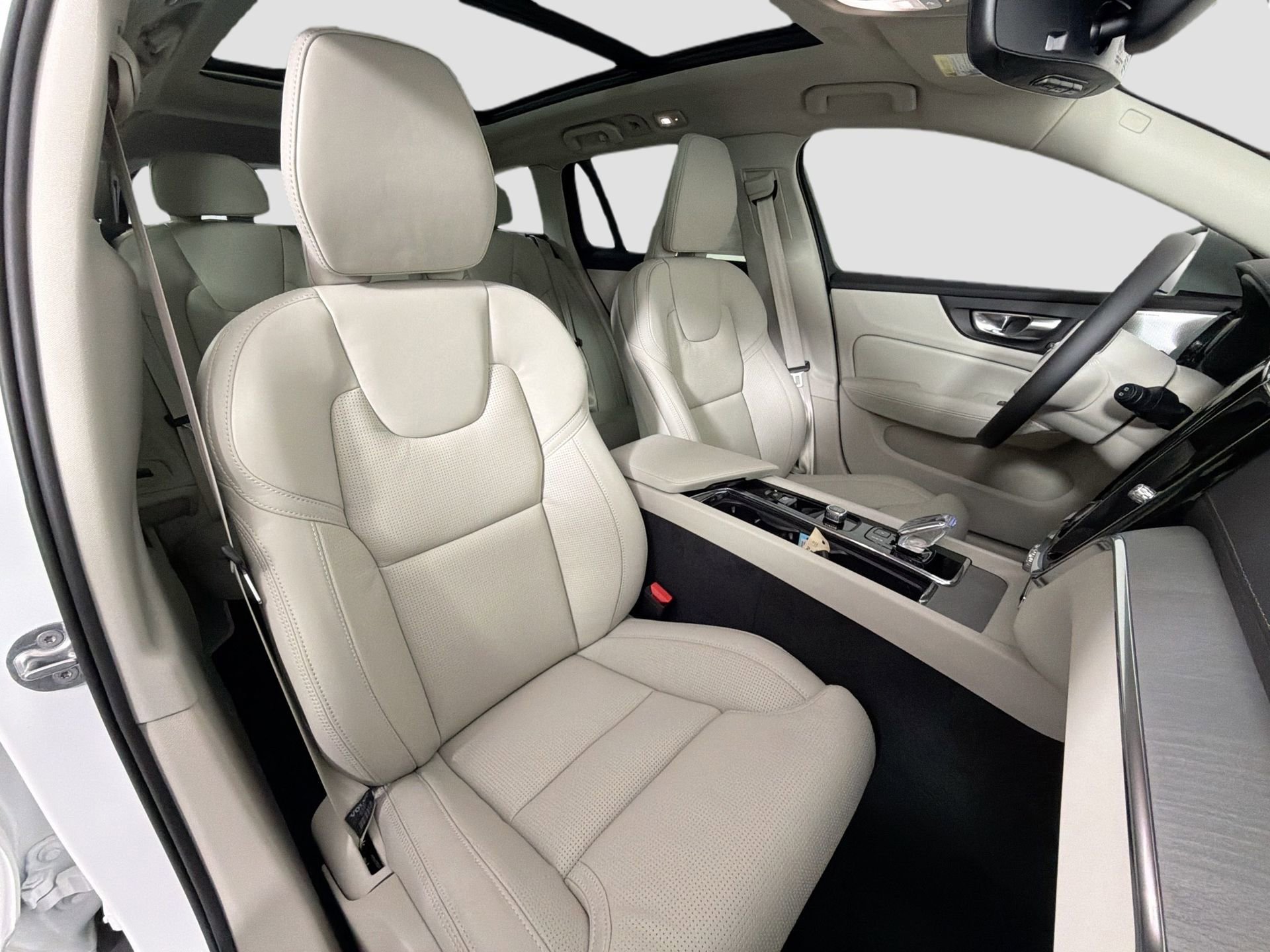 New 2026 Volvo V60 B5 Cross Country Ultra w/ Protection Package Premier AWD/4WD image 29