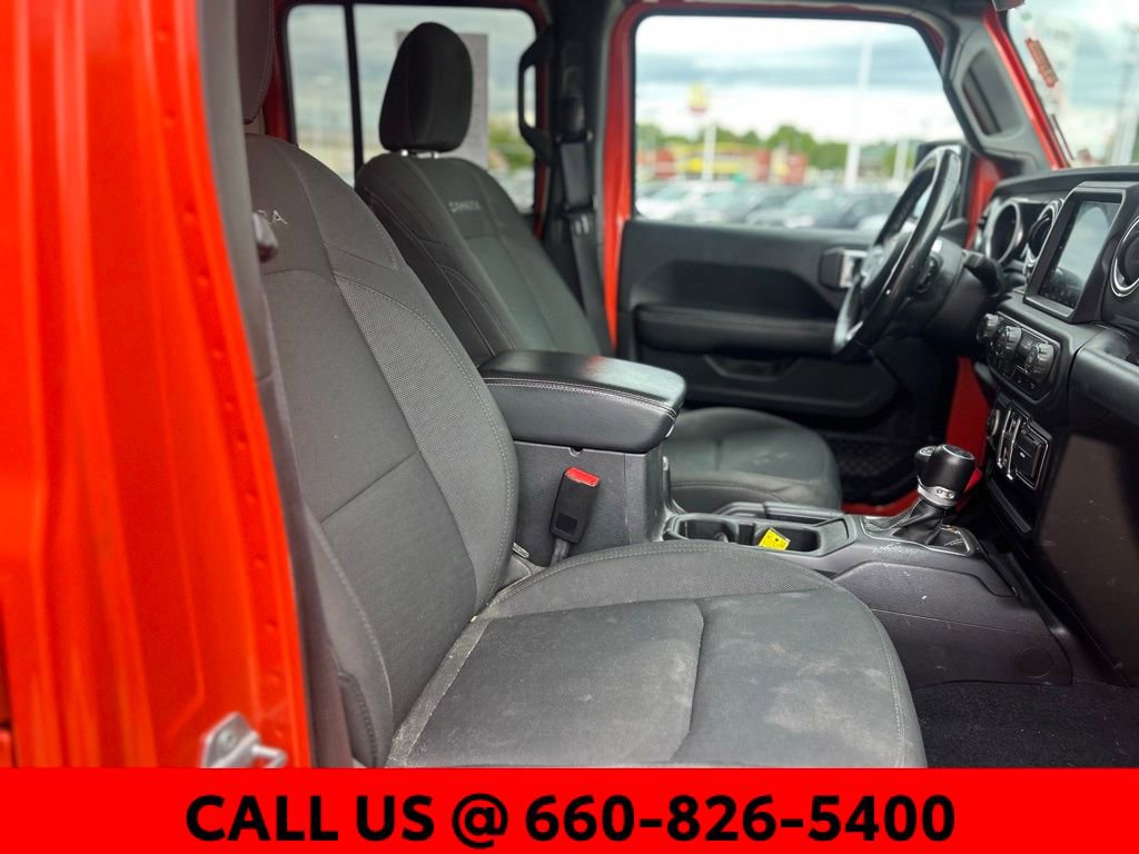 Used 2019 Jeep Wrangler Unlimited Sahara w/ Uconnect 4C Nav & Sound Group AWD/4WD image 6