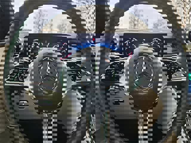 Used 2025 Mercedes-Benz GLC 300 GLC 300 image 24