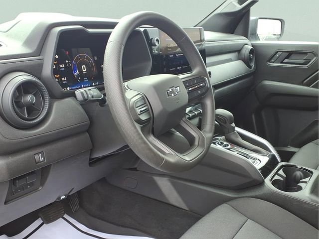 Used 2025 Chevrolet Colorado Trail Boss image 6