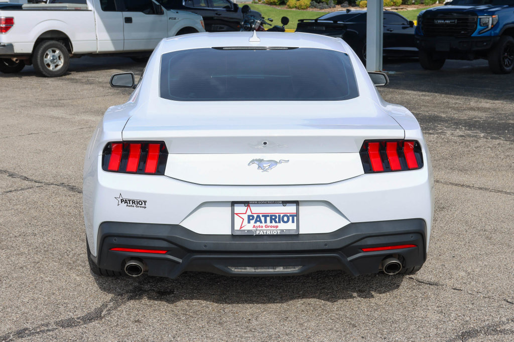 Used 2024 Ford Mustang Premium RWD image 5