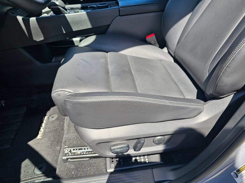 Certified 2025 Nissan Rogue SL AWD/4WD image 13