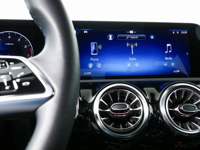 Used 2024 Mercedes-Benz CLA 250 image 12