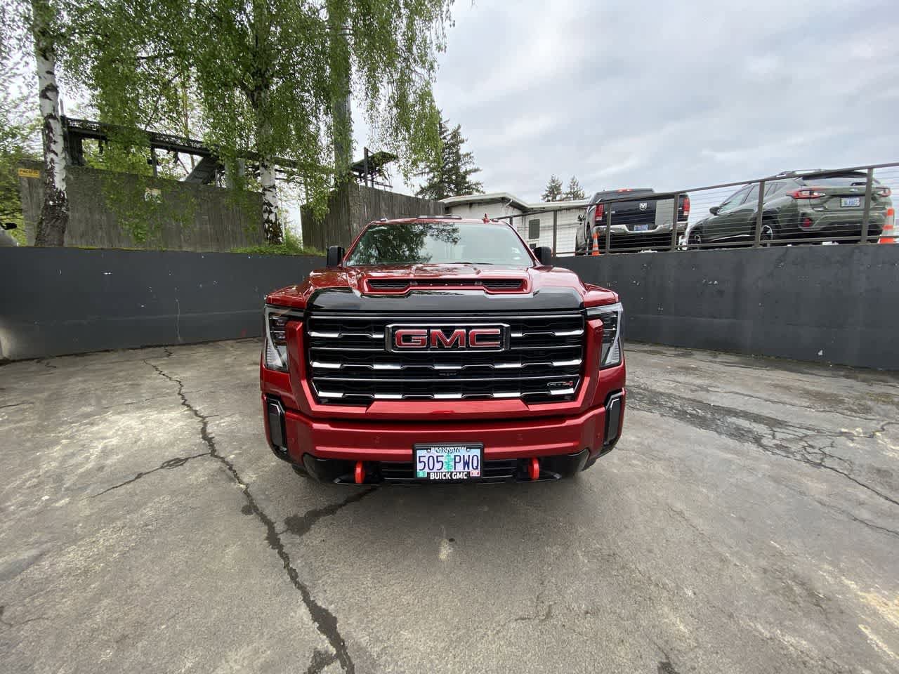 Used 2024 GMC Sierra 2500 AT4 w/ AT4 Premium Plus Package AWD/4WD image 9