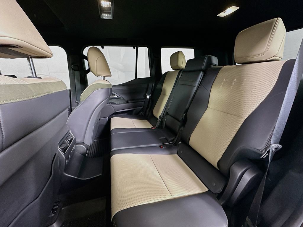 Used 2024 Lexus GX 550 image 14