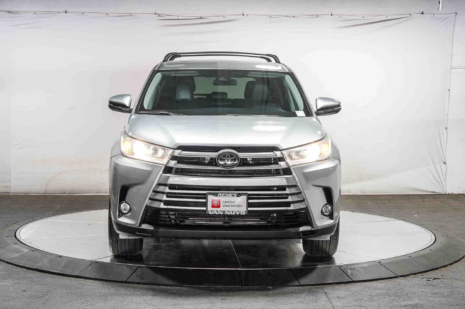 Certified 2019 Toyota Highlander Plus FWD image 6