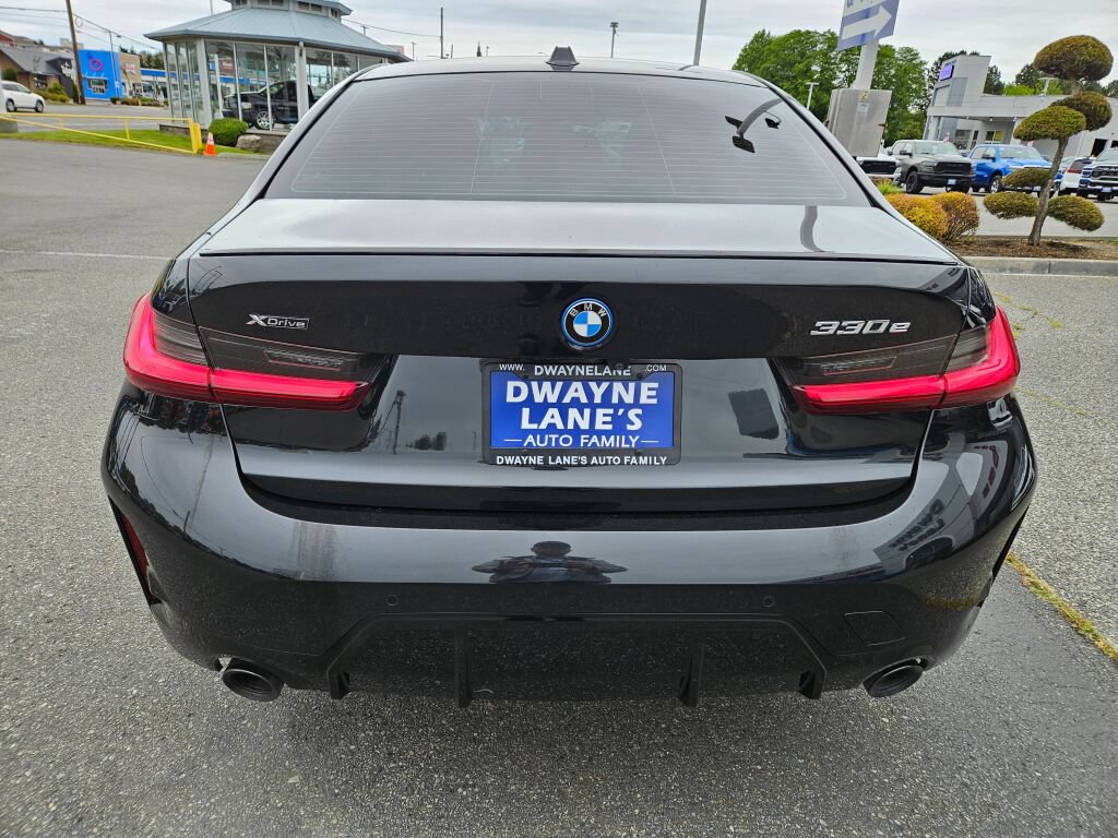 Used 2023 BMW 330e xDrive w/ M Sport Package AWD/4WD image 4