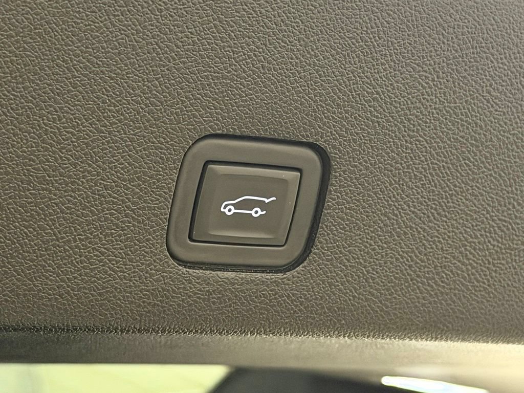 Certified 2024 Cadillac XT6 Sport w/ LPO, Floor Liner Package AWD/4WD image 19