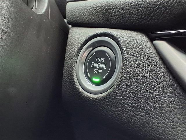 Used 2025 Cadillac XT4 Premium Luxury image 58