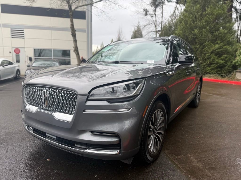 Used 2023 Lincoln Aviator Reserve image 4
