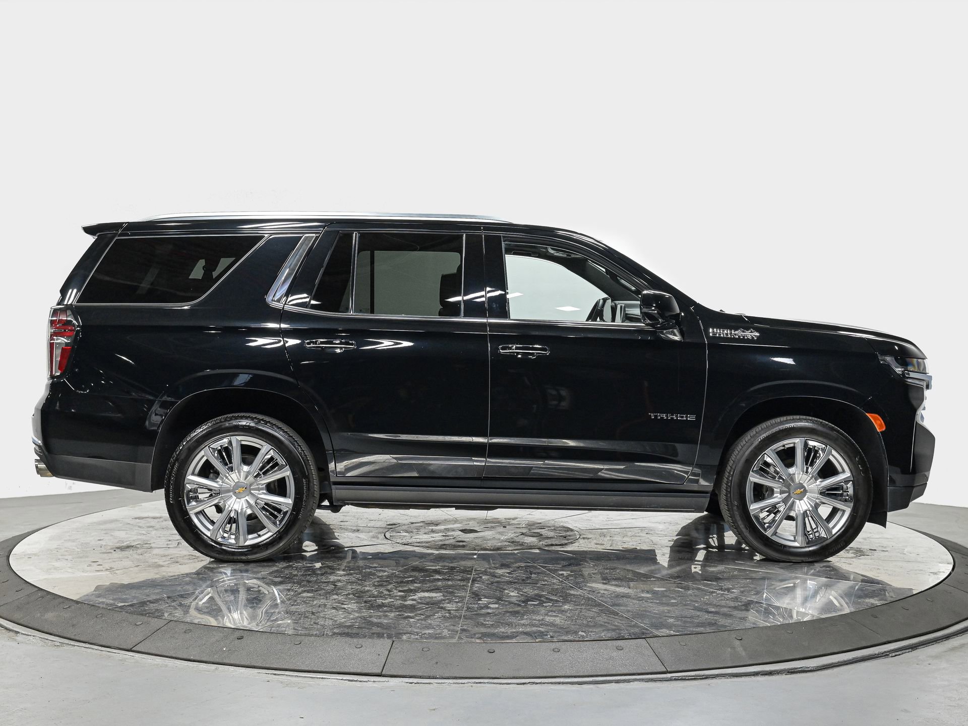 Used 2023 Chevrolet Tahoe High Country w/ Premium Package 2 image 8
