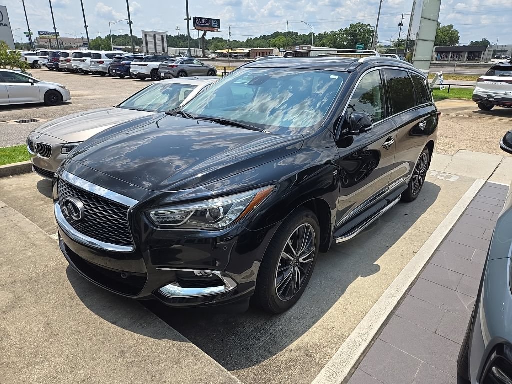 Used 2017 INFINITI QX60 FWD w/ Deluxe Technology Package