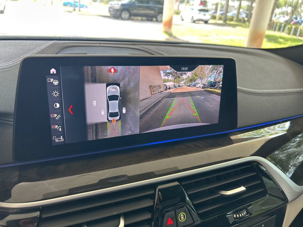 Used 2019 BMW M550i xDrive w/ Dynamic Handling Package AWD/4WD image 10