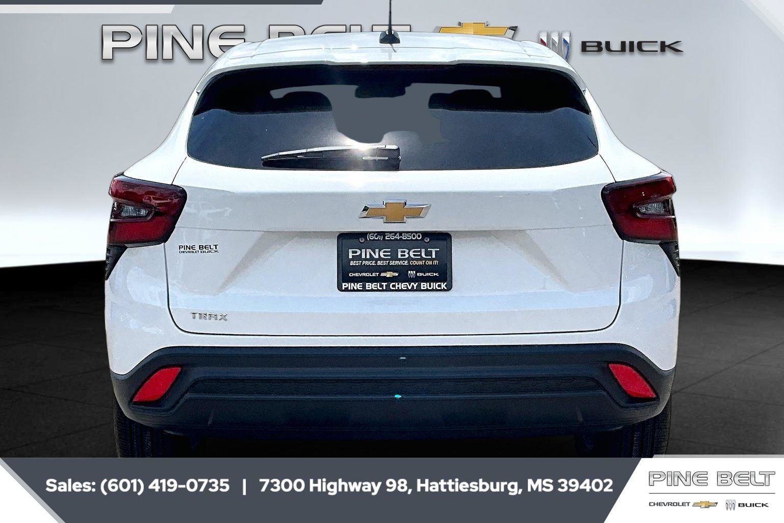 Used 2026 Chevrolet Trax LS w/ LS Convenience Package FWD image 4