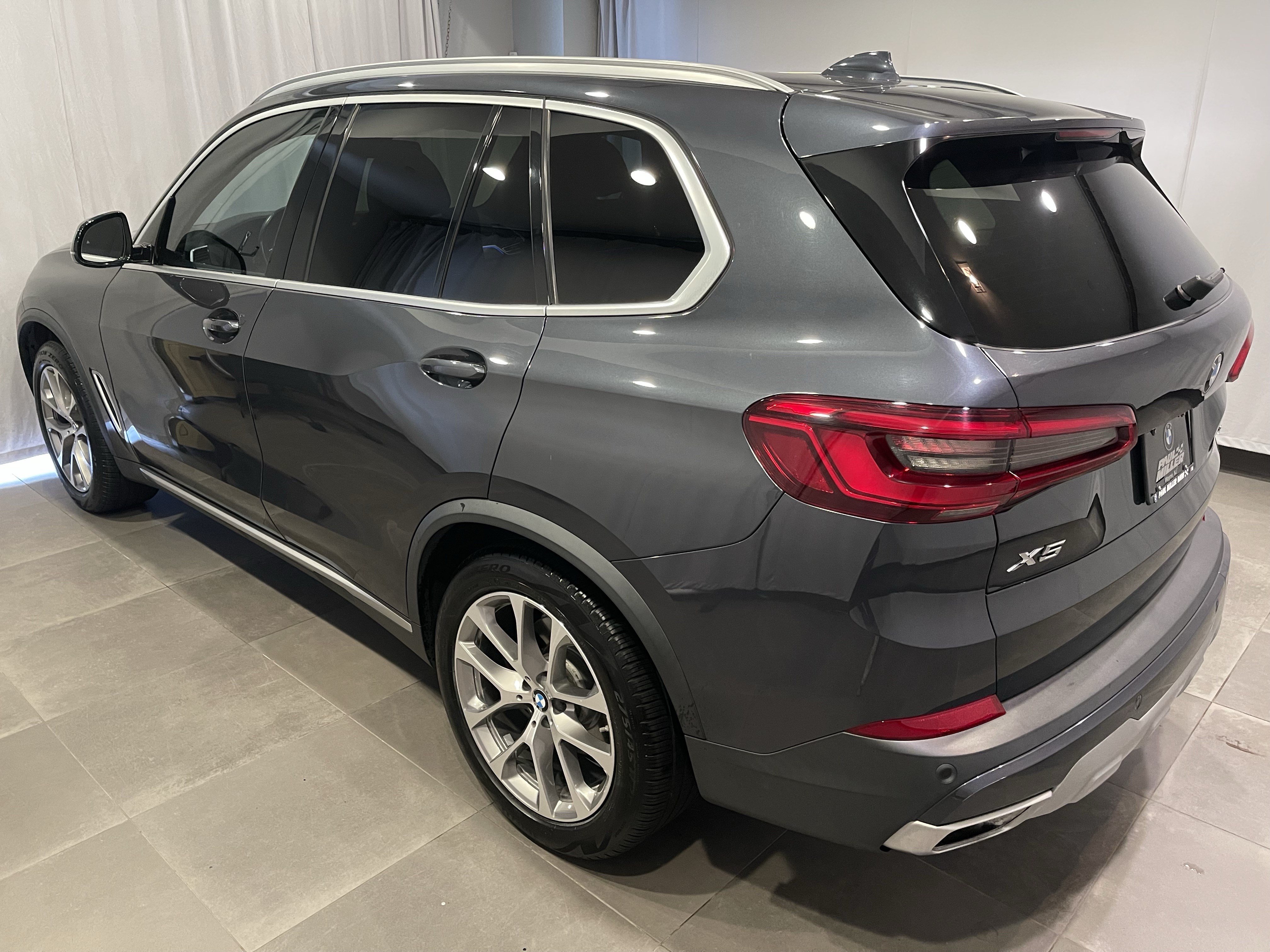 Used 2019 BMW X5 xDrive40i w/ Premium Package 2 AWD/4WD image 4