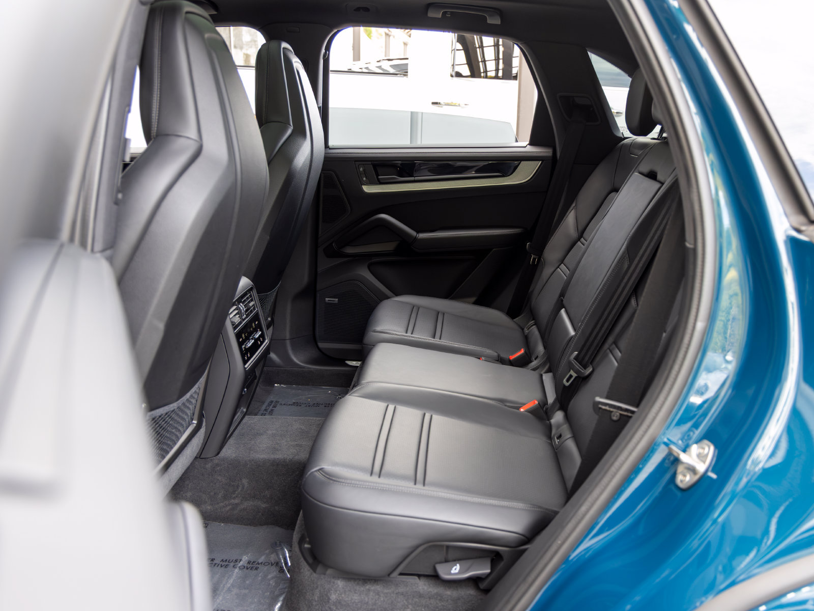 Certified 2025 Porsche Cayenne S AWD/4WD image 50