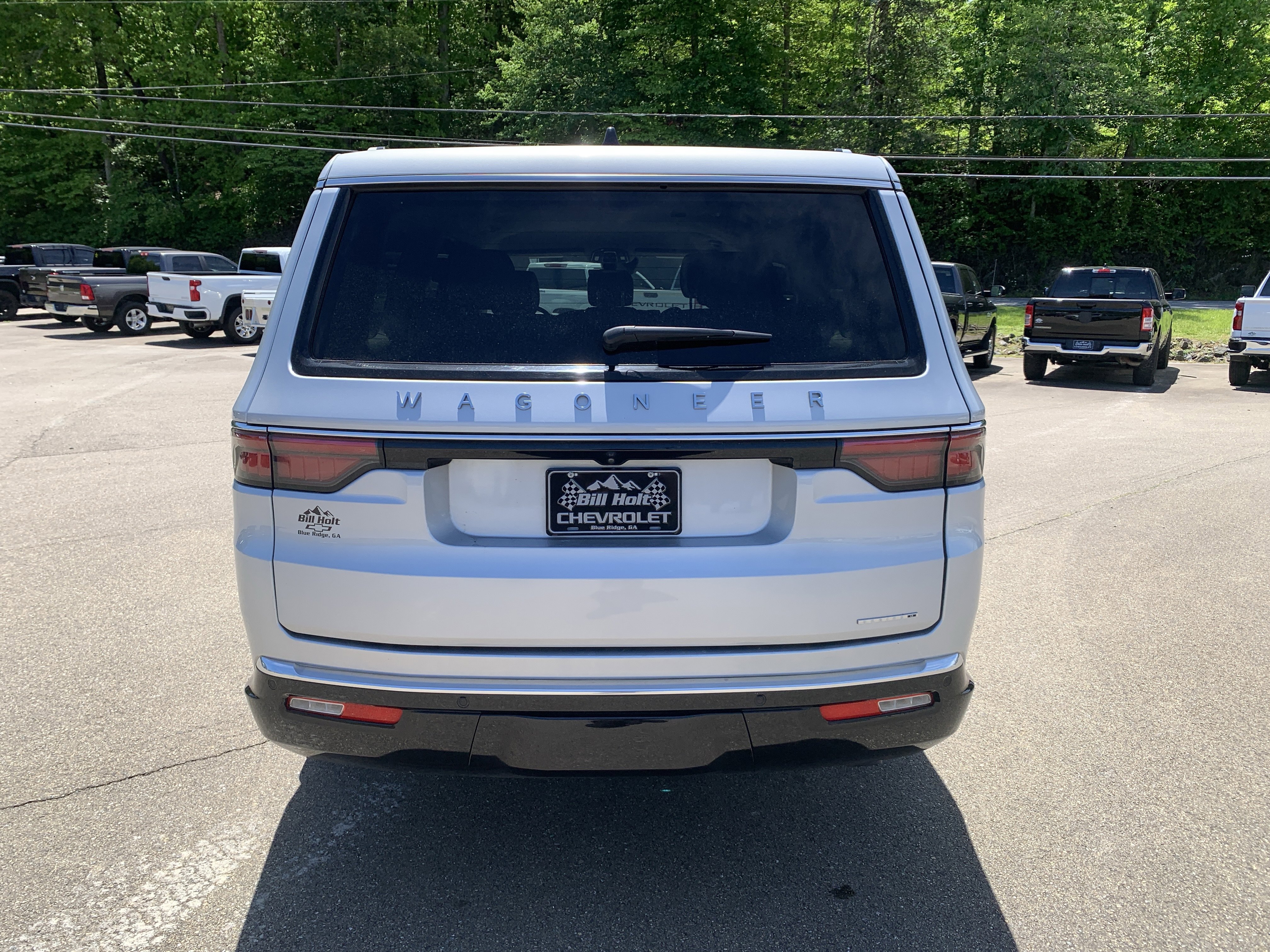 Used 2024 Jeep Wagoneer L Series II w/ Flexible Seating Group AWD/4WD image 4