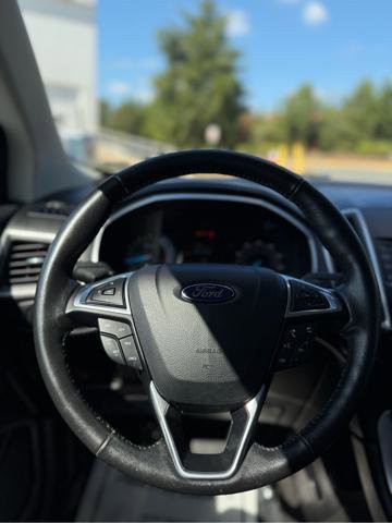 Used 2015 Ford Edge SEL image 17