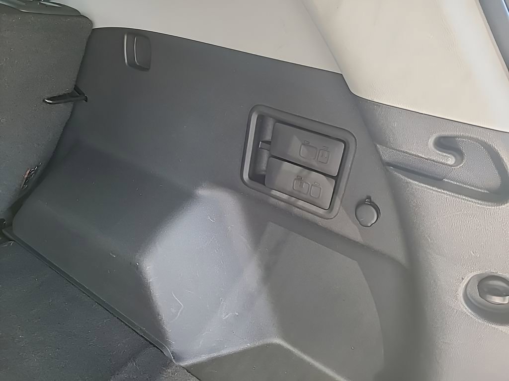 Used 2020 GMC Terrain SLE image 10