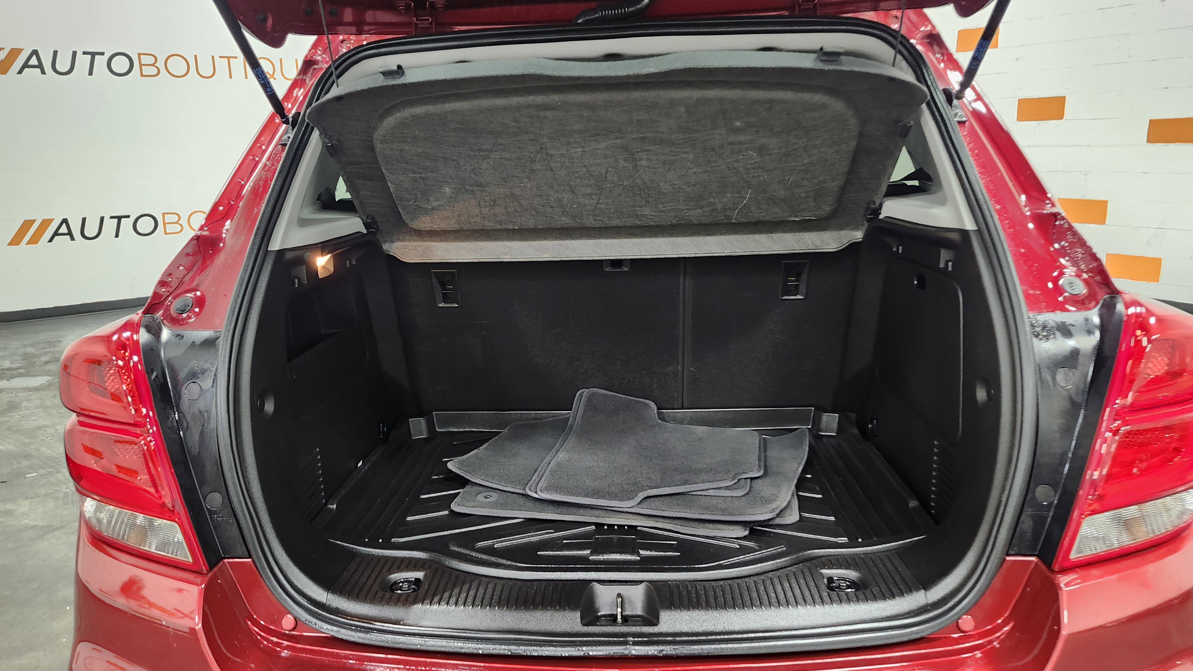 Used 2020 Chevrolet Trax LT w/ LT Convenience Package image 20