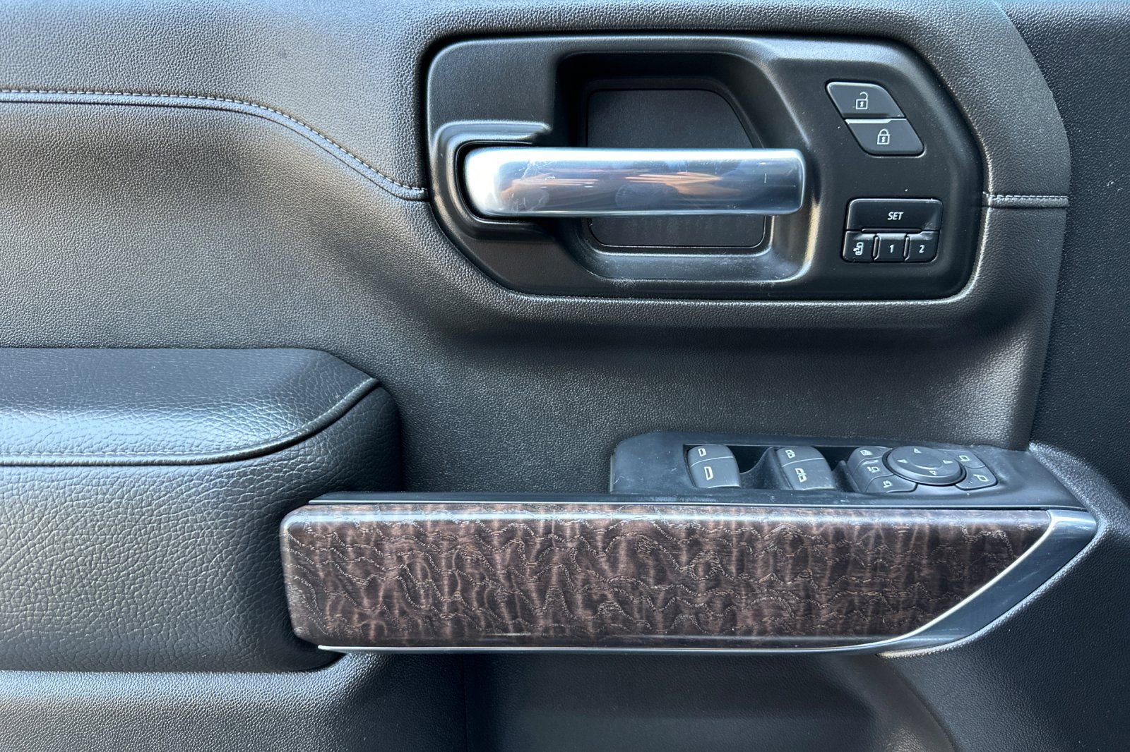 Used 2023 GMC Sierra 2500 Denali w/ Denali Ultimate Package image 11