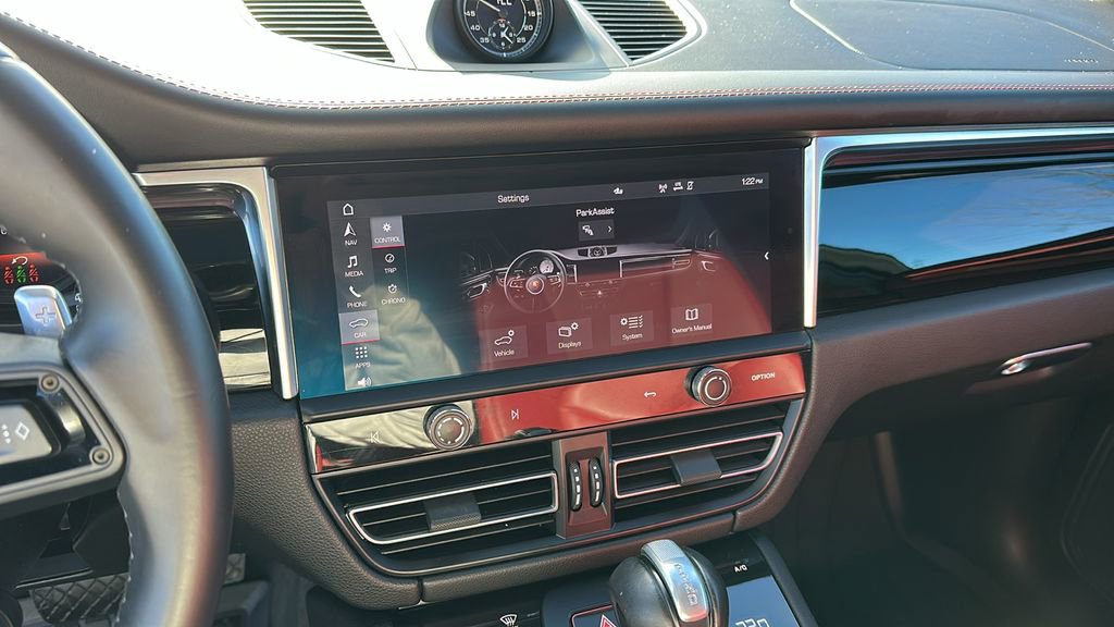 Used 2024 Porsche Macan Turbo image 16