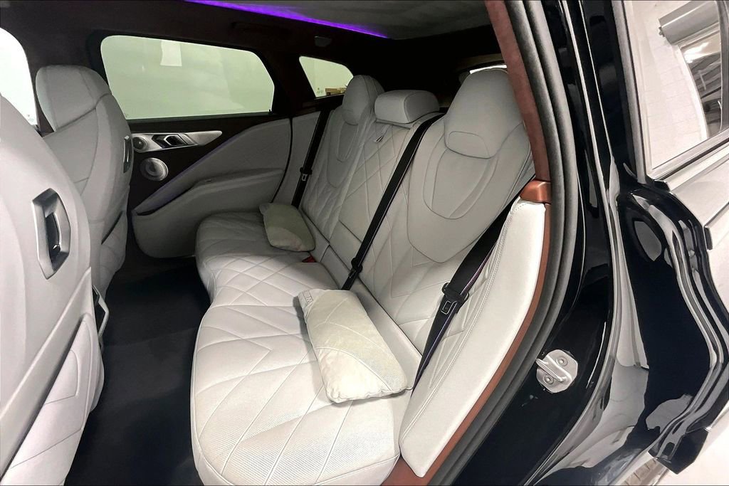 Used 2024 BMW XM AWD/4WD image 28