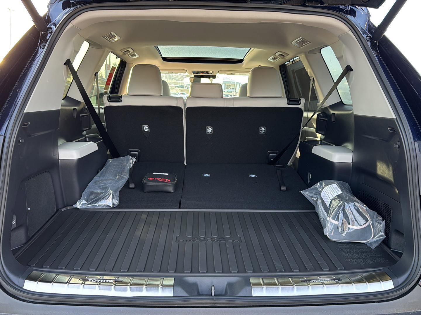 New 2026 Toyota Grand Highlander Limited image 30