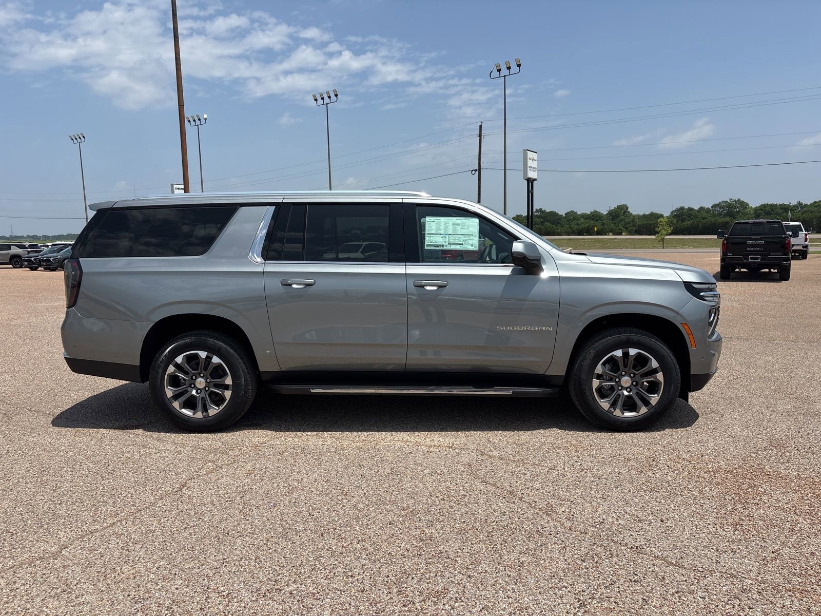 New 2026 Chevrolet Suburban LT RWD image 7