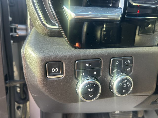 Used 2024 GMC Sierra 1500 Elevation w/ Elevation Premium Package AWD/4WD image 23
